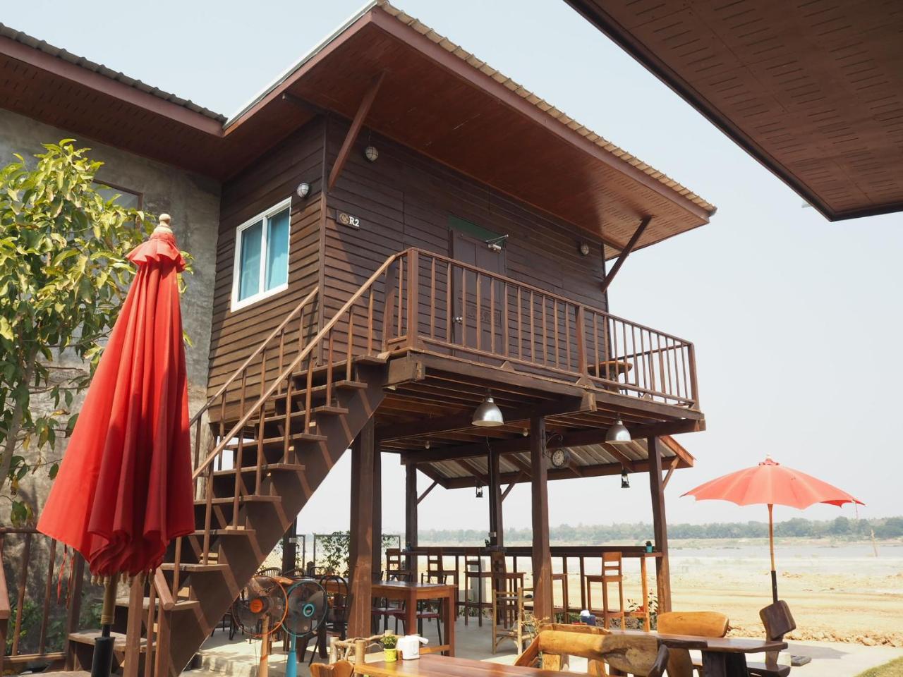 Nawiengkaeriverview Resort Mukdahan Exterior photo